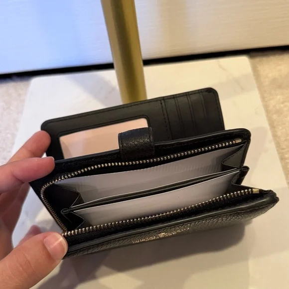 Kate Spade Black Leather Wallet Pockets/Zipper/Snap - Picture 5 of 6